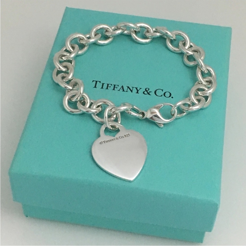 Tiffany & Co 💯% Auth Heart Charm Chain Vintage Bracelet w/Box ✨EUC✨ 7”